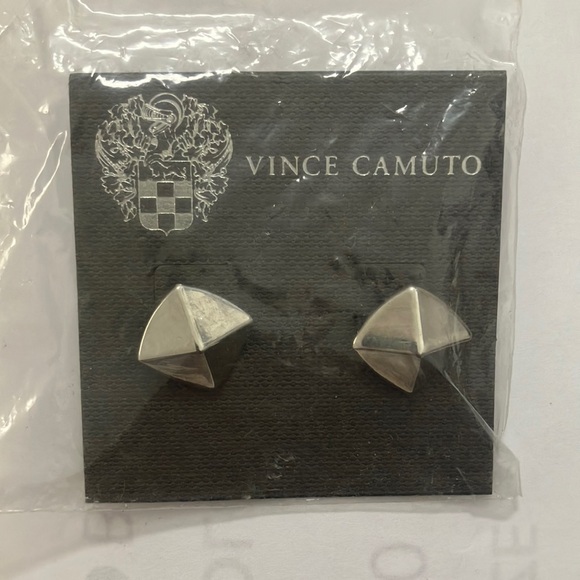 Vince camuto pierced earrings - Picture 1 of 2